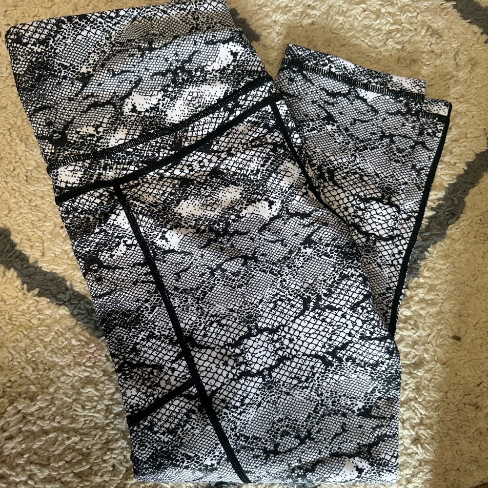 ZYIA Black and White Snake Print Leggings